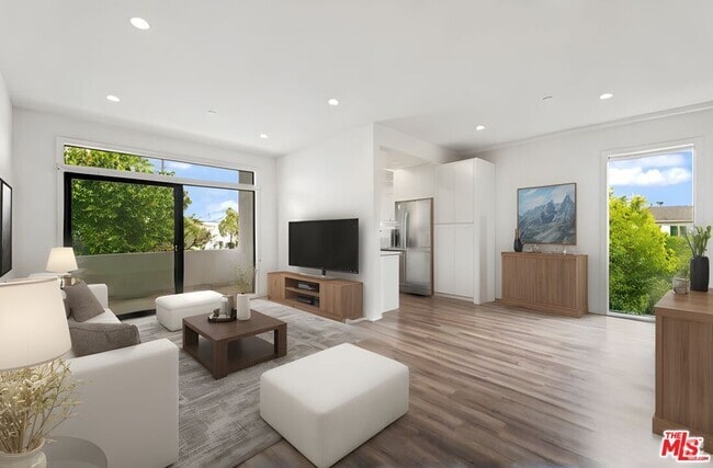 Building Photo - 1254 9th St Unit F Rental