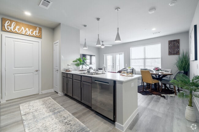 2BR, 2BA - 1,096SF - Kitchen