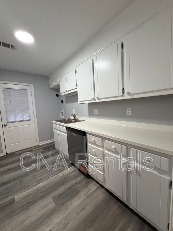 Photo - 270 Kimberly Way SW