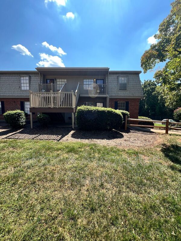 Building Photo - 3818-A Country Club Road Rental