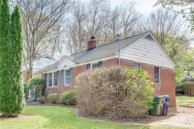 Photo - 388 Ashley Ave NE