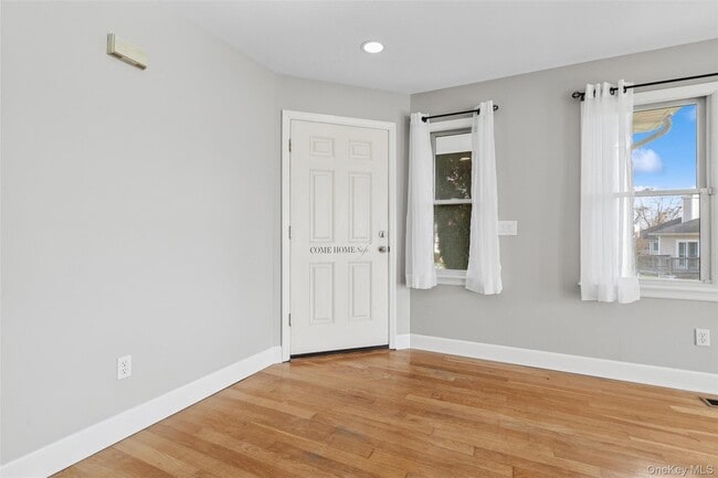 Photo - 706 Willow Pond Dr