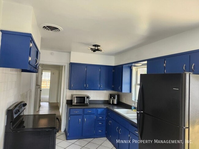 Building Photo - 4017 37th St Rental