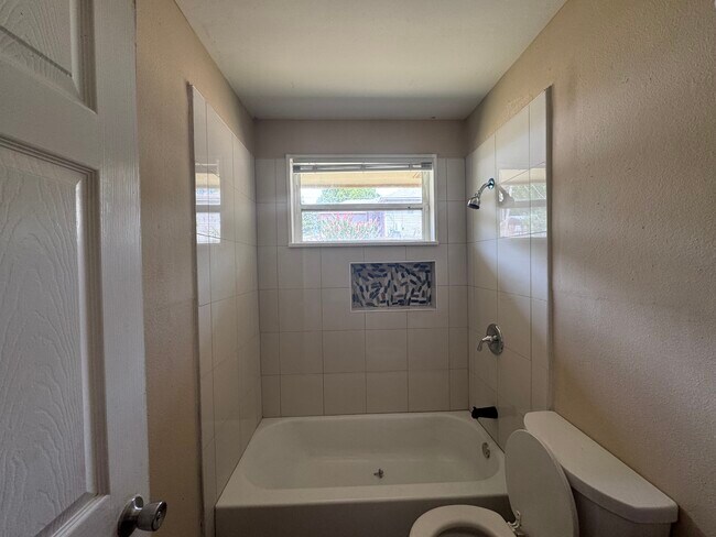 Photo - 2214 N Berkley Dr