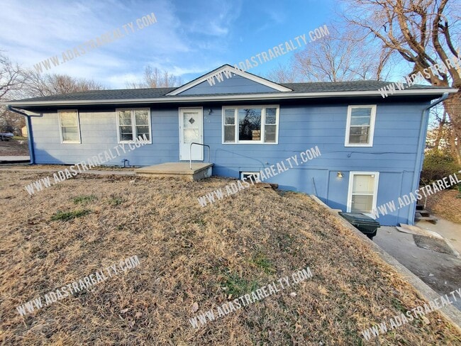 Photo - 4904 NE 44th Terrace