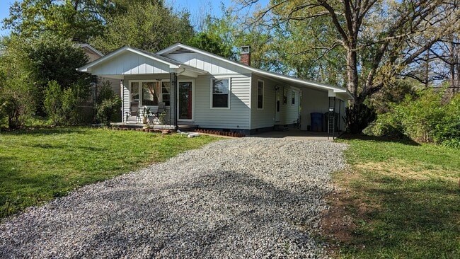 Building Photo - 732 Fairview Rd