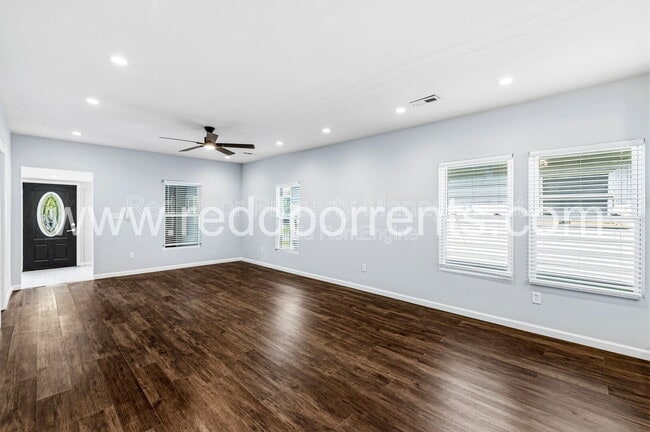 Photo - 2320 Spann Ave
