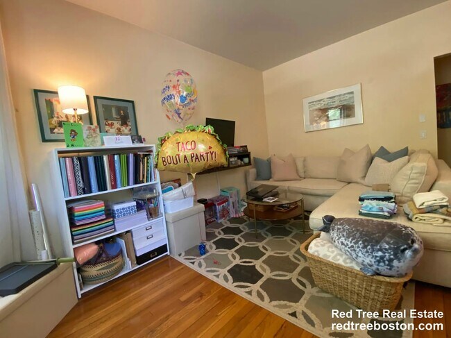 11 Peterborough St Unit 6