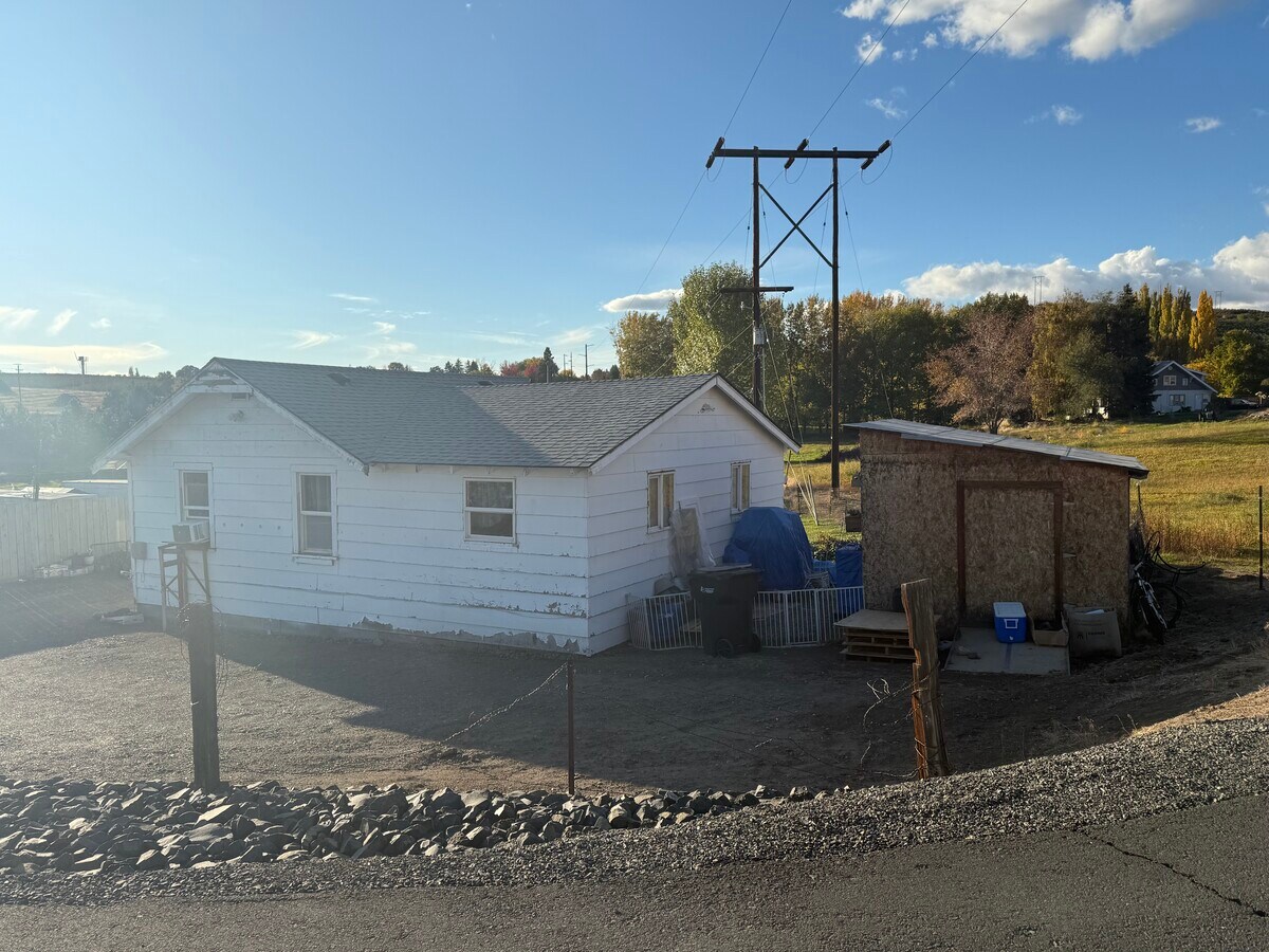 Photo - 2451 Speyers Rd