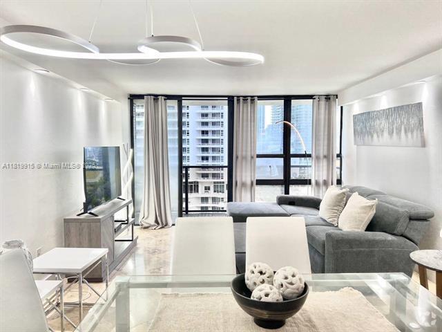 Building Photo - 700 NE 26th Ter Unit 2905 Rental