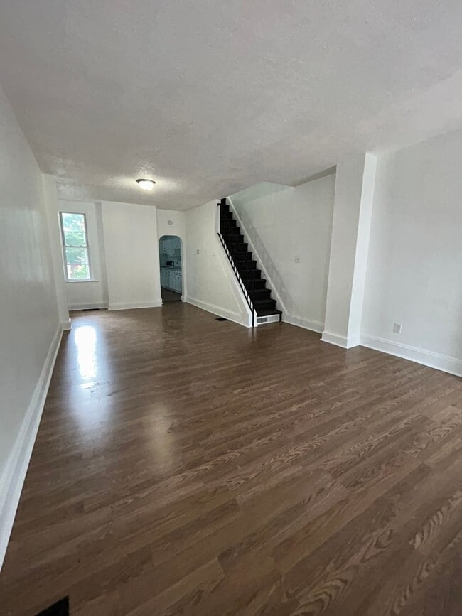 Photo - 367 Hewitt St