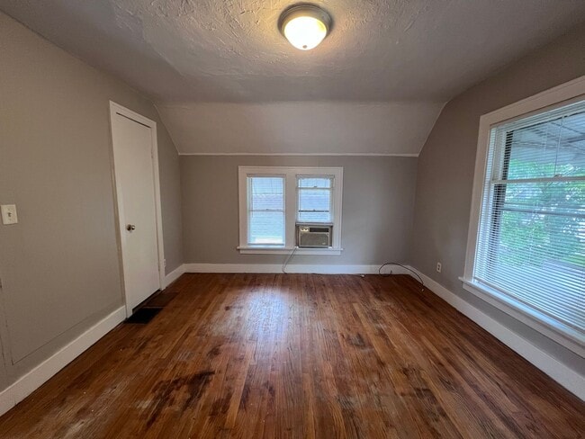 1140 Fremont Ave NW Unidad 1140 Fremont Ave NW Unit 2