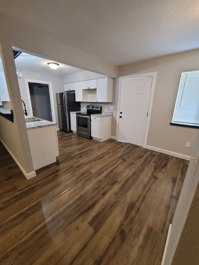 Photo - FULLY REMODELED 2 Bedroom Apartment Unidad 4973 Horseshoe Bend Pkwy 1A
