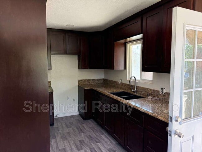 Photo - 10535 Orchard St