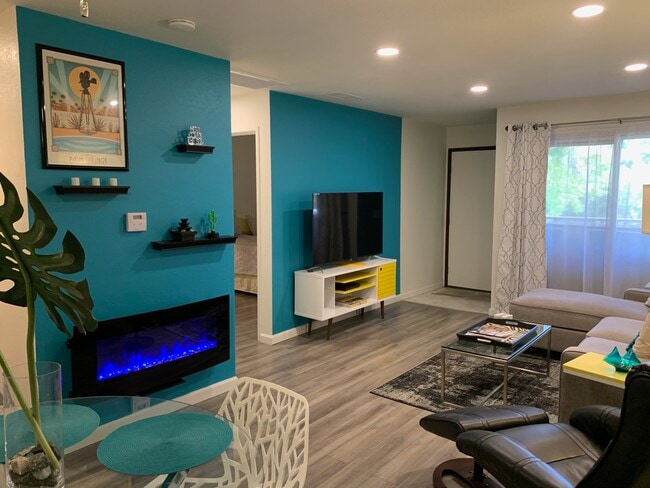 Photo - 470 N Villa Ct Unidad 208