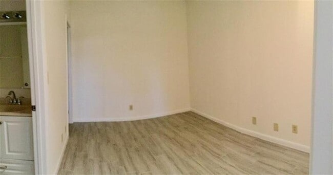 Photo - 229 Commercial Blvd Unit 2