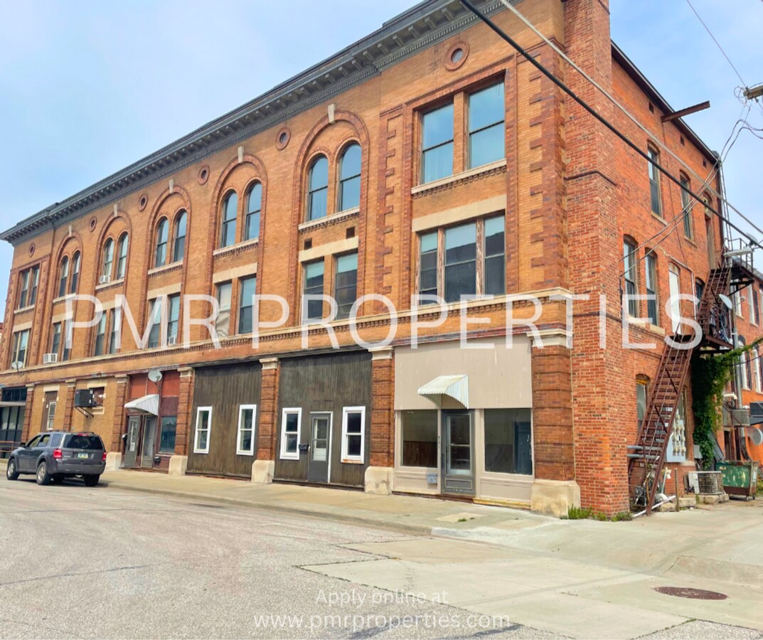 Red Oak Apartments - Red Oak Apartments Unit 205