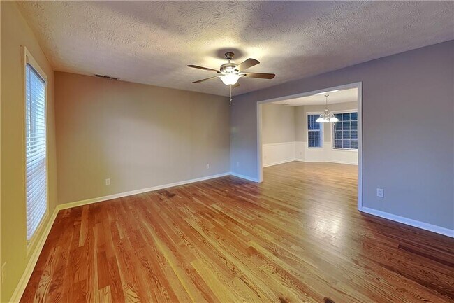 Photo - 5027 Wesleyan Dr