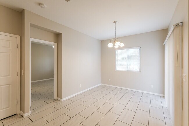 Photo - 8828 S 41ST Dr