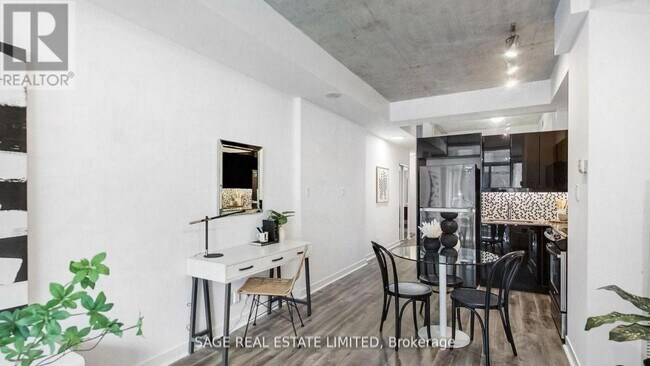 Photo - 127 Queen St E Unité 208