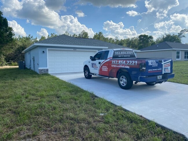 Photo - Desirable SW Ocala Neighborhood 3/2/2 **Won't Last**