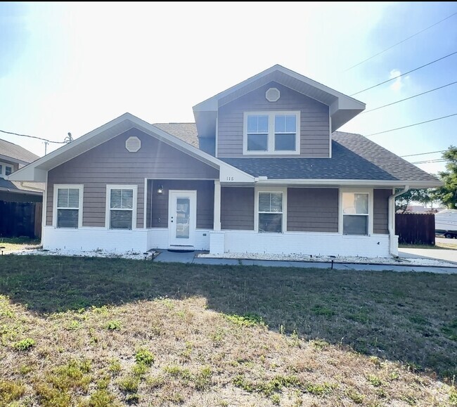 Building Photo - 118 Jonquil Ave NW Rental