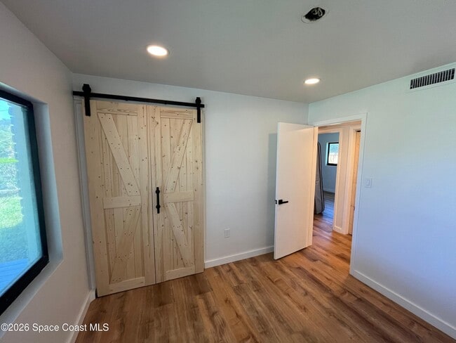 Photo - 1004 Samar Rd