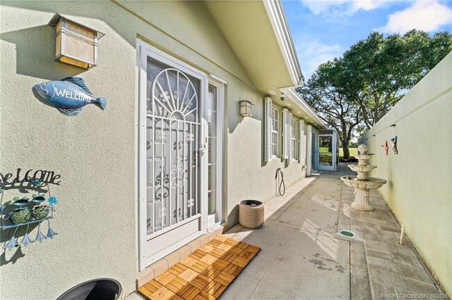 Photo - 1599 SW Springfield Ct