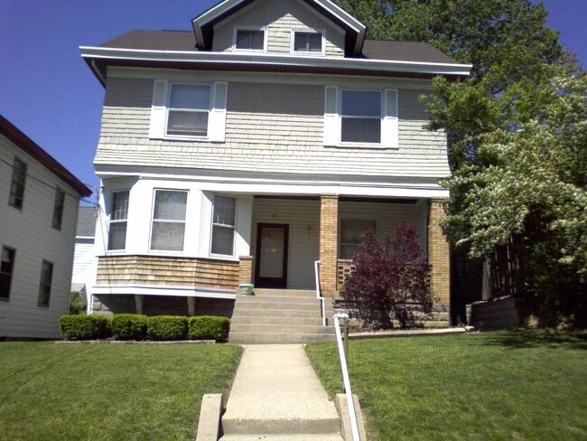 Building Photo - 526 Riddle Rd