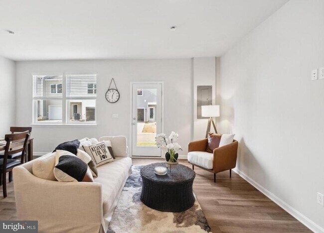 Photo - 120 Willett Holw St