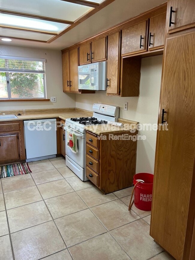 Photo - 1767 Cooper St