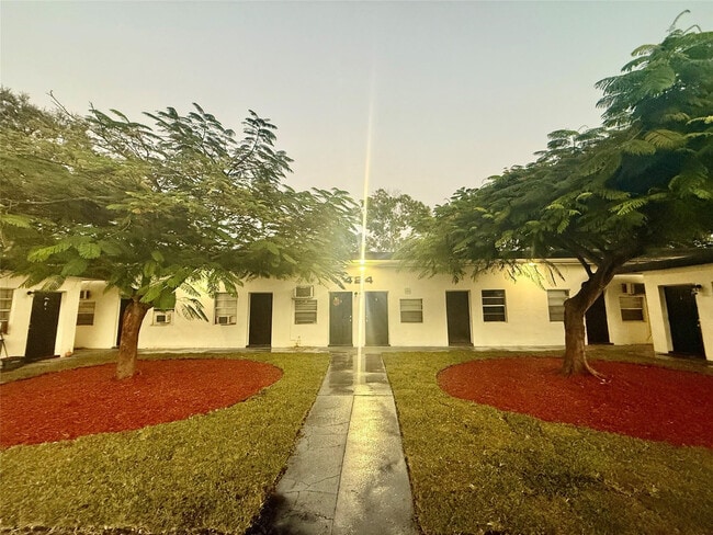 Photo - 424 NW 15th Terrace Unit 3