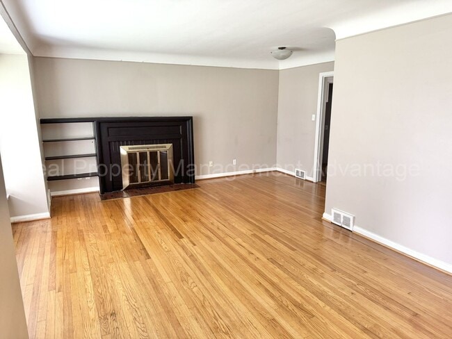 Photo - 4421 Samoset Rd