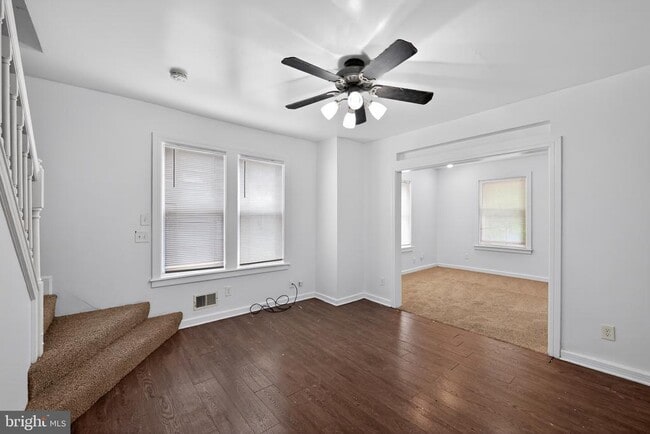 Photo - 365 N Prune St