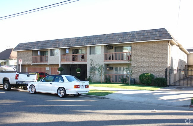 824 E Windsor Rd