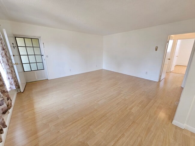 Photo - TOP FLOOR UNIT - Light and Airy 2 Bedroom,... Unit 503