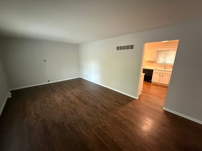 Photo - 3 bed, 2 bath, large yard AVAILABLE NOW!