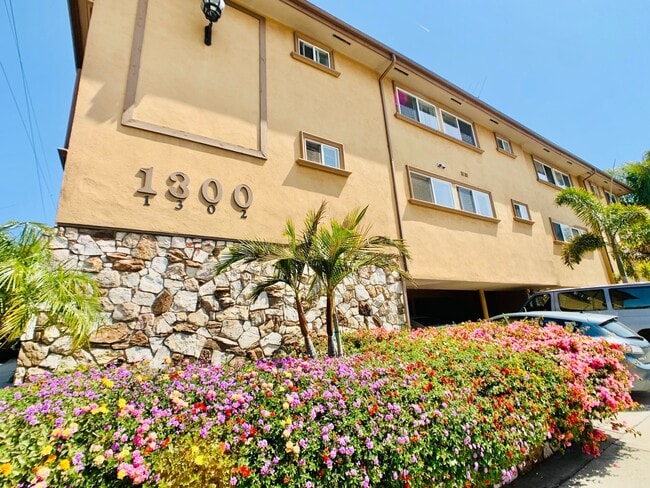 Photo - 1300 S Barrington Ave Apartments