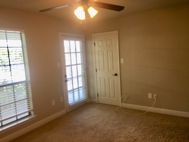 Photo - MAISON ROUGE TOWNHOMES 2BR/2.5BT OFF COU...