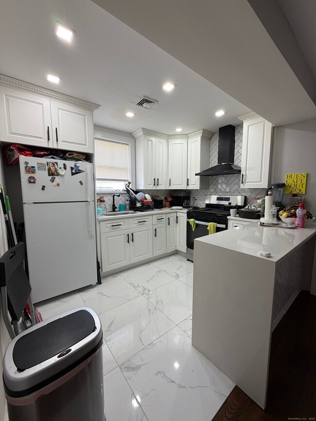 Photo - 2964 State St Unit 1