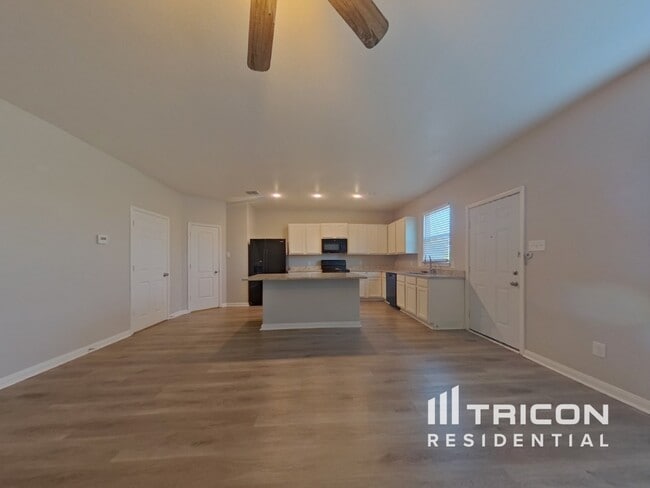 Photo - 1335 Coltview Pl