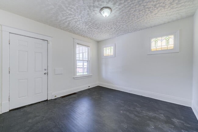 Photo - 6997 Edison Ave