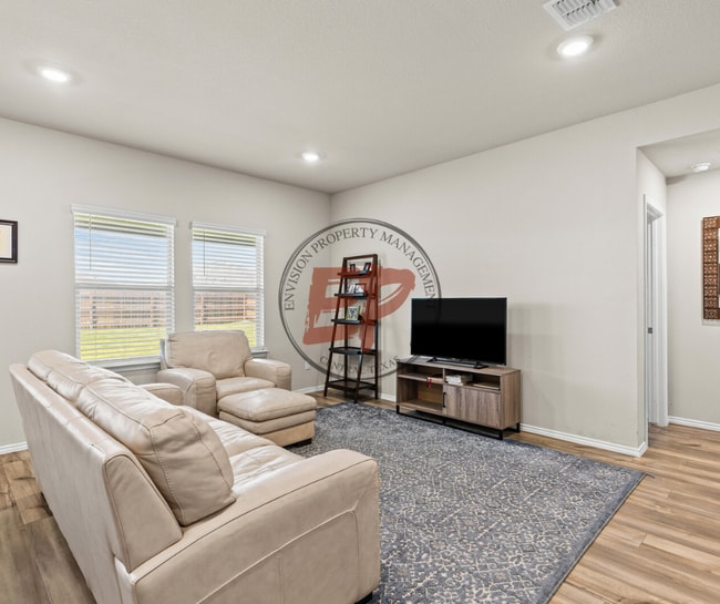 Photo - 7209 Llano Dr