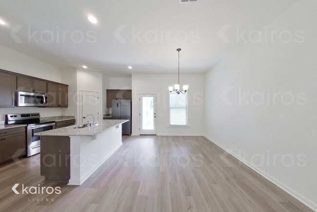 Photo - 106 Teddy Ln