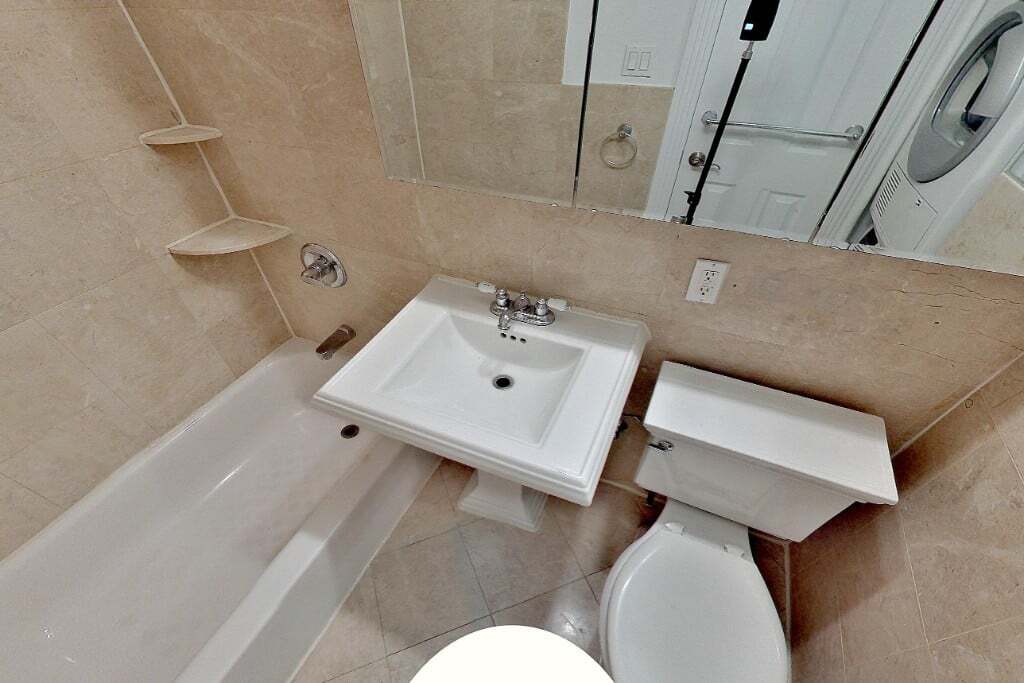 Photo - 138 E 16th St Unit 3B