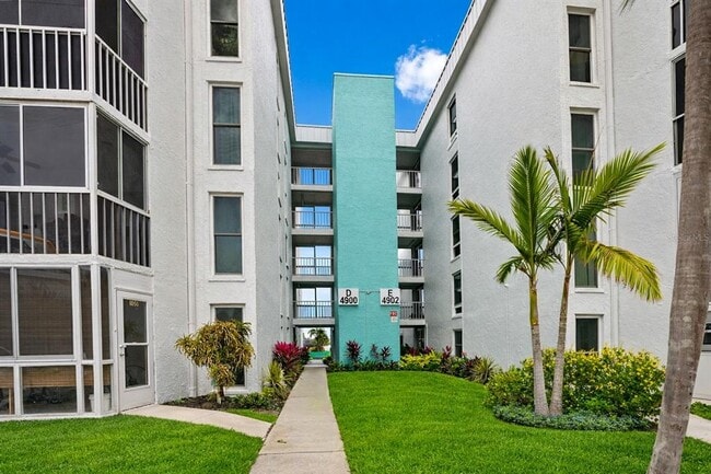 4908 38th Way S Unit 501