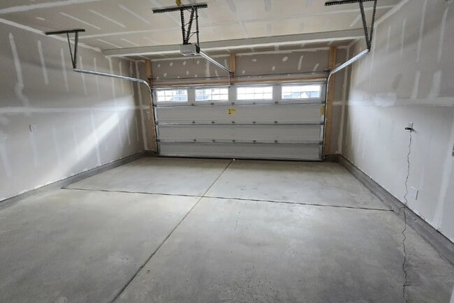 Photo - 329 Glacier Lk Dr