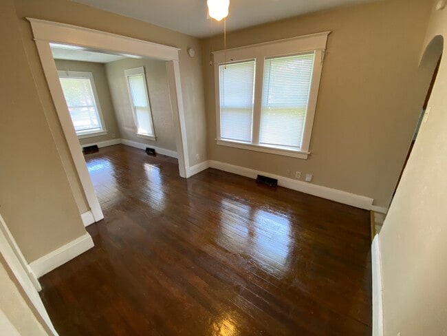 Photo - 321 N Wenger Ave