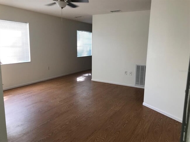 Photo - 2916 24th St W