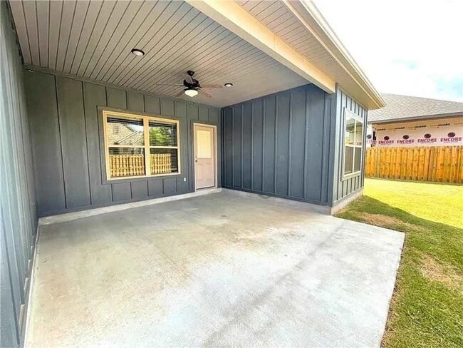 Photo - 2762 N Justin Dr